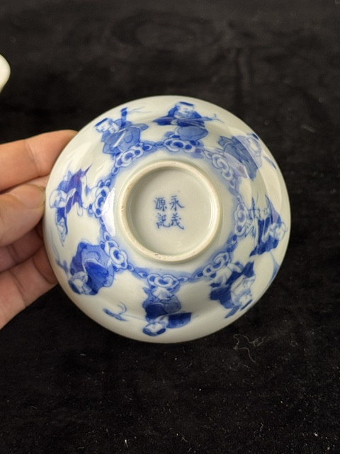 古玩陶瓷青花蓋碗真品鑒賞圖