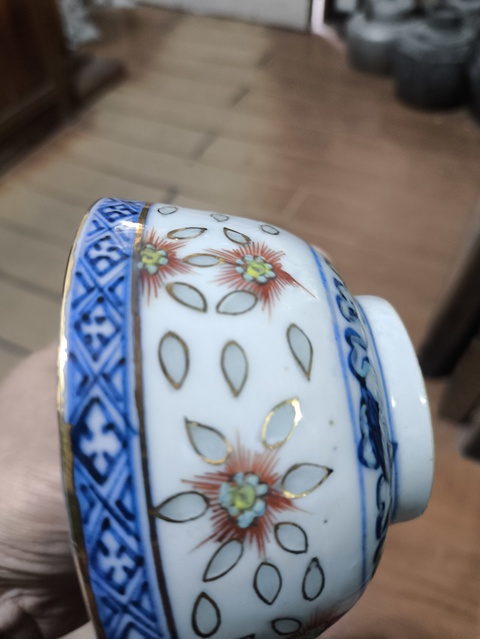 古玩陶瓷青花加彩花卉紋茶碗真品鑒賞圖