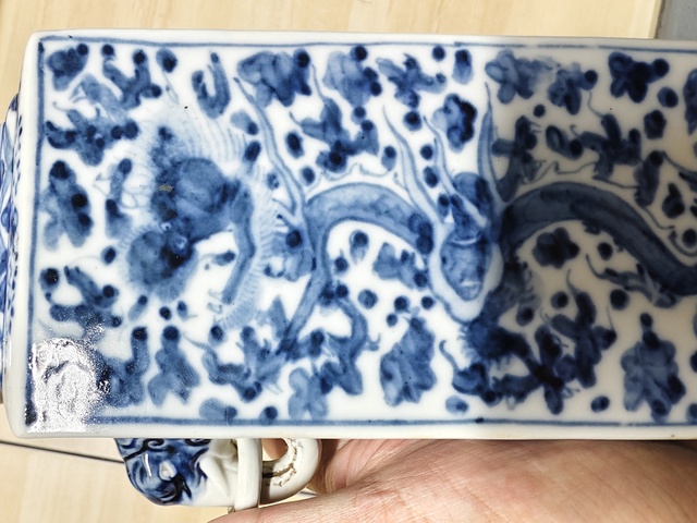 古玩陶瓷青花龍紋象耳瓶真品鑒賞圖