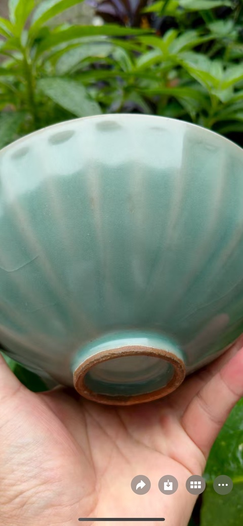 古玩陶瓷龍泉窯蓮瓣碗真品鑒賞圖