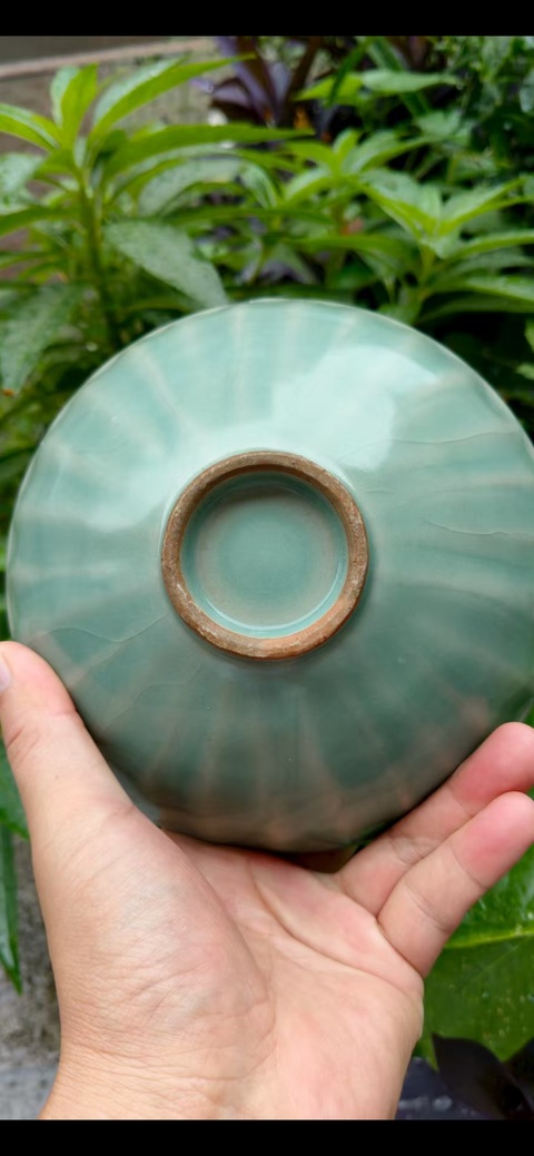 古玩陶瓷龍泉窯蓮瓣碗真品鑒賞圖