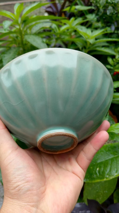 古玩陶瓷龍泉窯蓮瓣碗真品鑒賞圖