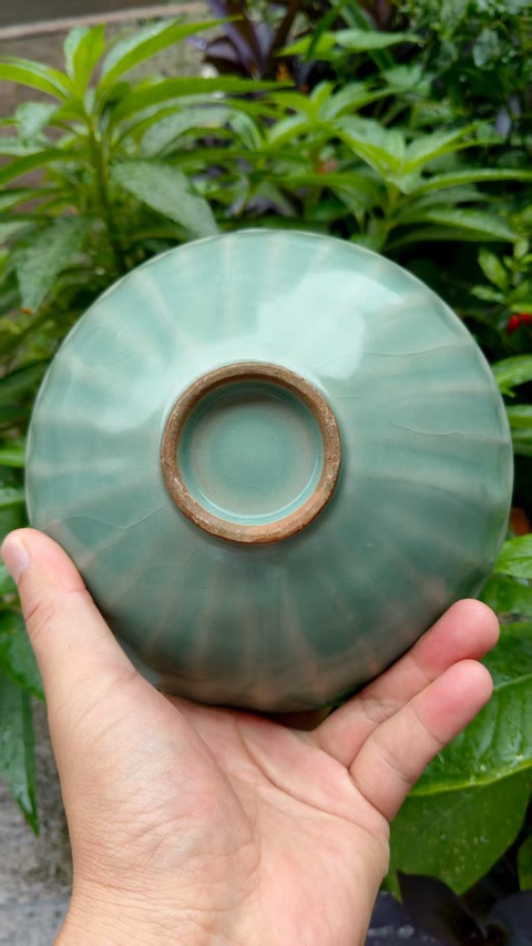古玩陶瓷龍泉窯蓮瓣碗真品鑒賞圖