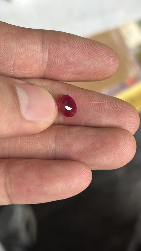 古玩玉器紅色寶石蛋面真品鑒賞圖