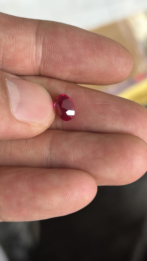 古玩玉器紅色寶石蛋面真品鑒賞圖