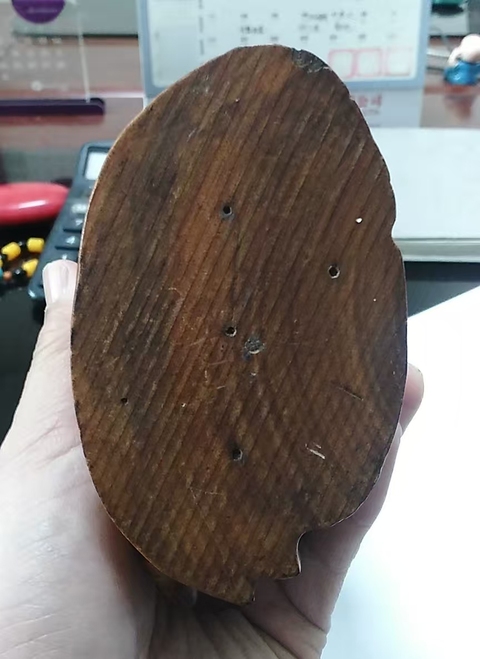 古玩雜項花梨木雕刻制作花鳥筆筒真品鑒賞圖