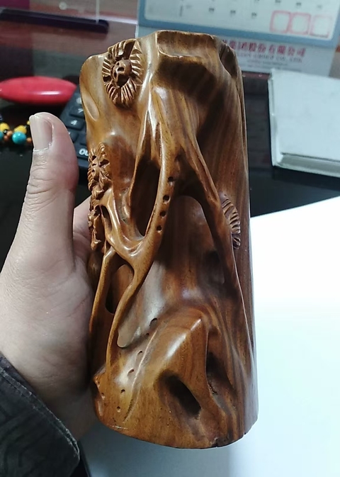 古玩雜項花梨木雕刻制作花鳥筆筒真品鑒賞圖