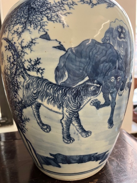 古玩陶瓷青花瑞獸紋罐真品鑒賞圖