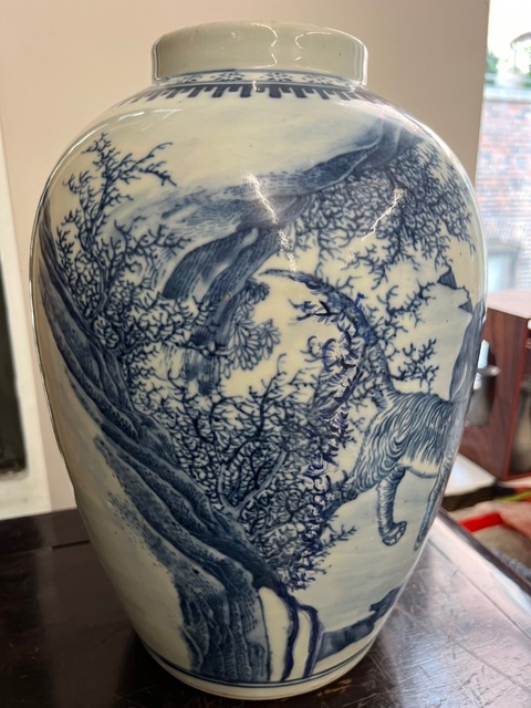 古玩陶瓷青花瑞獸紋罐真品鑒賞圖