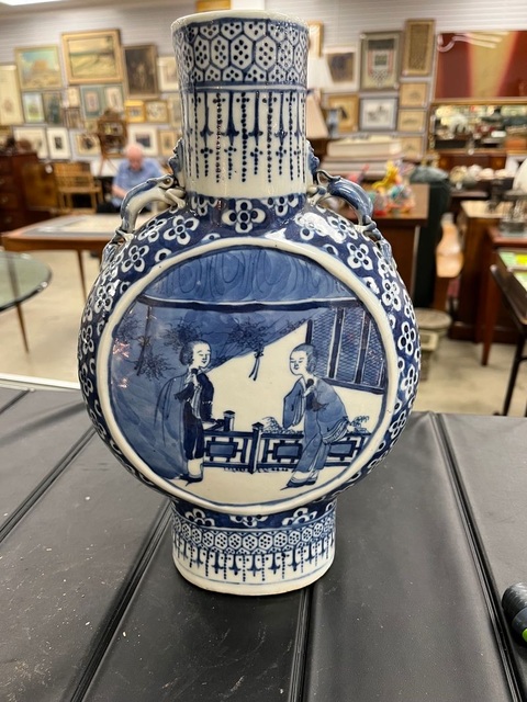 古玩陶瓷光緒仕女青花抱月瓶真品鑒賞圖