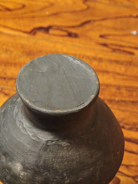 古玩陶瓷黑陶瓶真品鑒賞圖