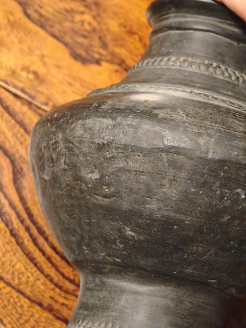 古玩陶瓷黑陶瓶真品鑒賞圖