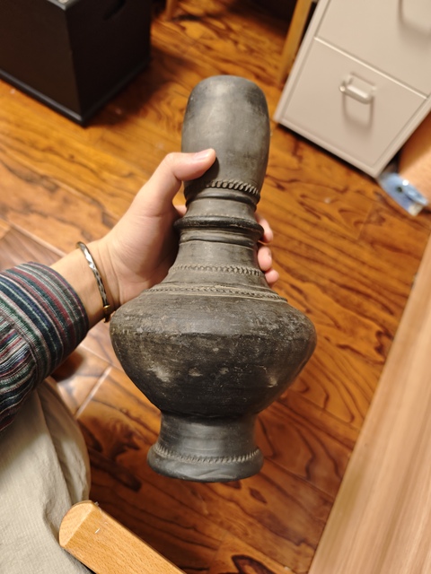 古玩陶瓷黑陶瓶真品鑒賞圖
