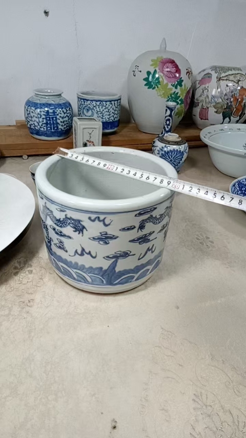 古玩陶瓷龍紋青花圈足筒式香爐真品鑒賞圖