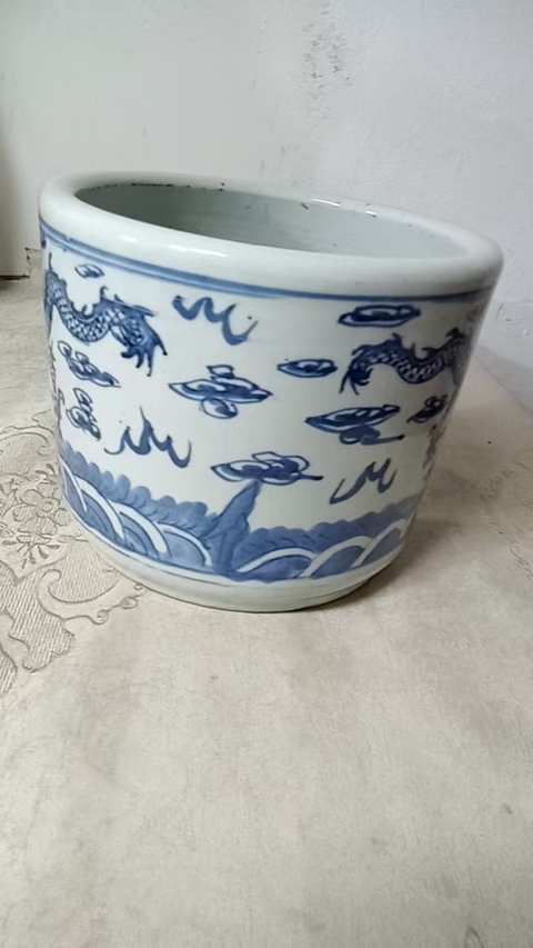 古玩陶瓷龍紋青花圈足筒式香爐真品鑒賞圖
