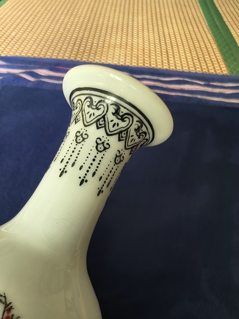 古玩陶瓷粉彩仕女人物撇口瓶真品鑒賞圖