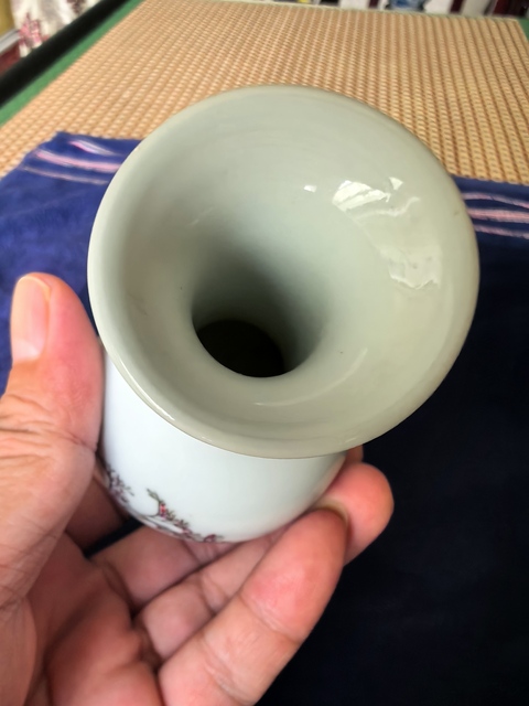古玩陶瓷粉彩仕女人物撇口瓶真品鑒賞圖