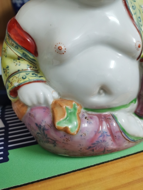 古玩陶瓷粉彩彌勒笑佛真品鑒賞圖