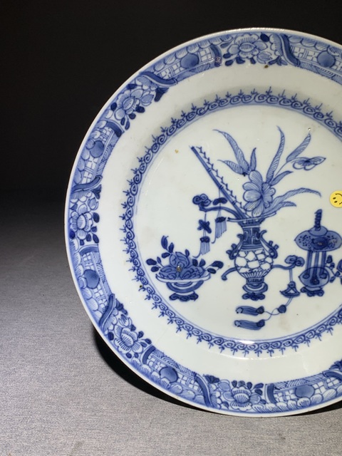 古玩陶瓷青花博古花卉紋盤真品鑒賞圖