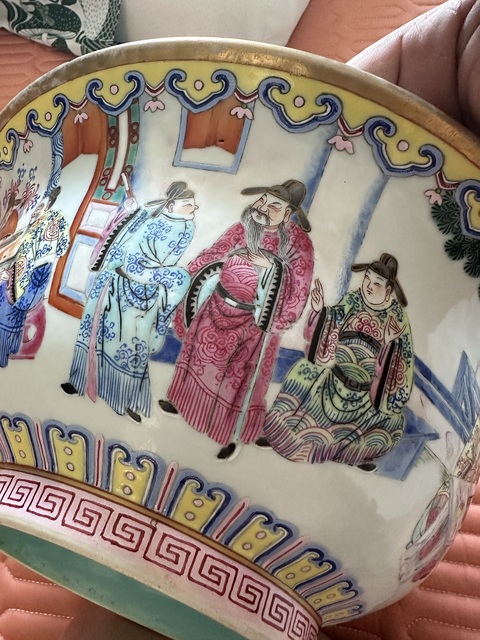 古玩陶瓷粉彩人物碗真品鑒賞圖