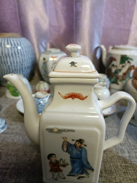 古玩陶瓷粉彩人物故事紋酒壺真品鑒賞圖