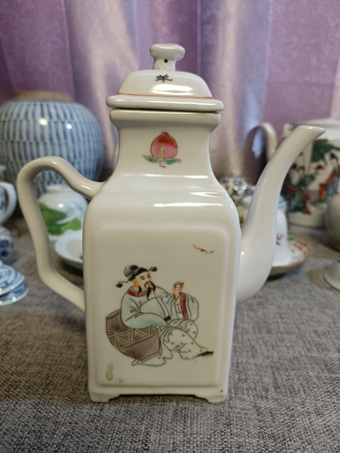 古玩陶瓷粉彩人物故事紋酒壺真品鑒賞圖