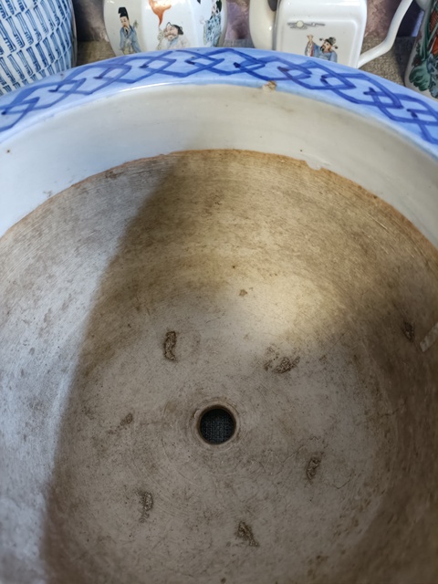 古玩陶瓷青花山水人物紋花盆真品鑒賞圖