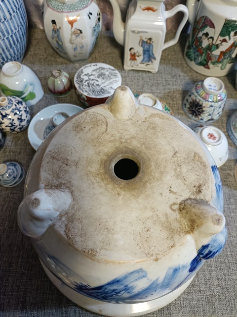古玩陶瓷青花山水人物紋花盆真品鑒賞圖