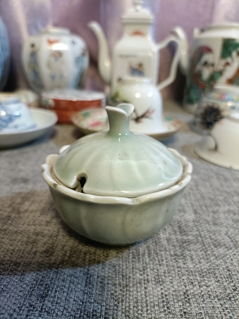 古玩陶瓷冬青釉蓋罐真品鑒賞圖