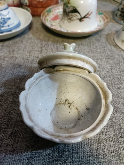 古玩陶瓷冬青釉蓋罐真品鑒賞圖