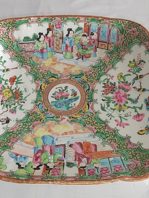 古玩陶瓷人物花鳥蝶紋廣彩盤真品鑒賞圖
