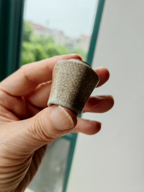古玩陶瓷哥釉鳥食罐真品鑒賞圖