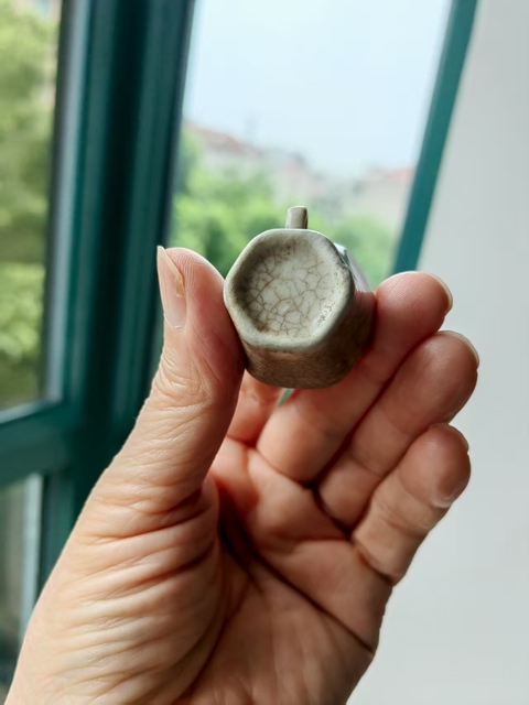 古玩陶瓷哥釉鳥食罐真品鑒賞圖