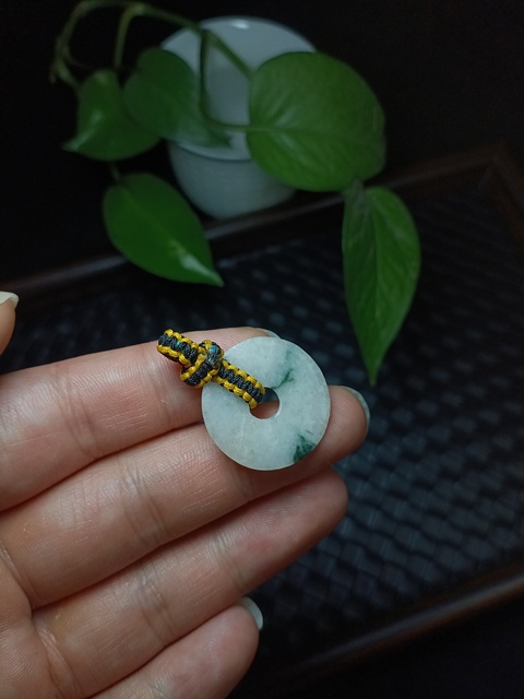 古玩玉器(放漏,不比價格比質(zhì)量!)清代天然翡翠“平安扣”拍賣,當前價格688元