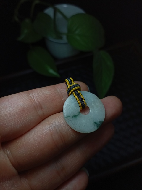 古玩玉器(放漏,不比價格比質(zhì)量!)清代天然翡翠“平安扣”拍賣,當前價格688元