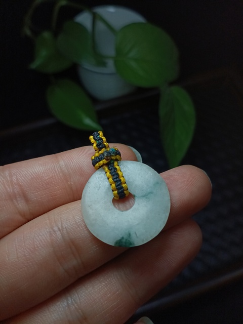 古玩玉器(放漏,不比價格比質(zhì)量!)清代天然翡翠“平安扣”拍賣,當前價格688元