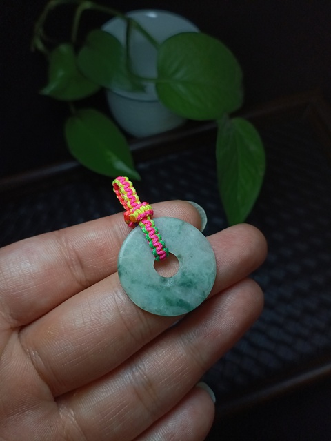 古玩玉器(放漏,不比價格比質量!)清代天然翡翠“平安扣”拍賣,當前價格688元