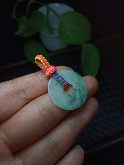 古玩玉器(放漏,不比價格比質量!)清代天然翡翠“平安扣”拍賣,當前價格688元