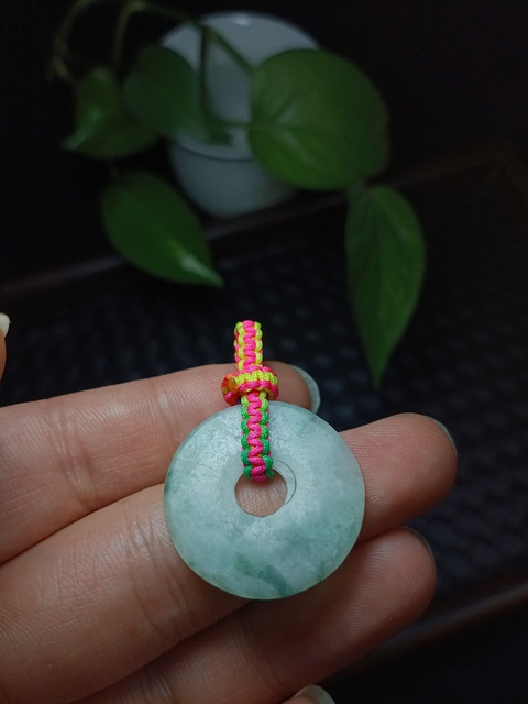 古玩玉器(放漏,不比價格比質量!)清代天然翡翠“平安扣”拍賣,當前價格688元