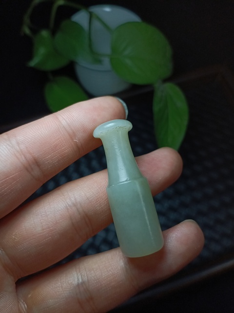 古玩玉器(撿漏了)白潤的清代和田白玉雕“素紋煙嘴”拍賣,當前價格1500元
