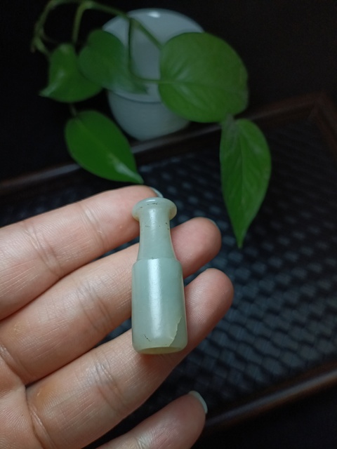 古玩玉器(撿漏了)白潤的清代和田白玉雕“素紋煙嘴”拍賣,當前價格1500元