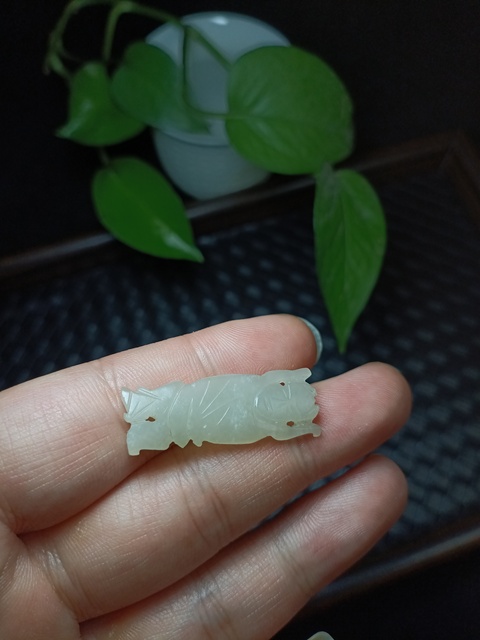 古玩玉器(放漏,不比價格比質量!)清代和田白玉雕“人物花片”拍賣,當前價格688元