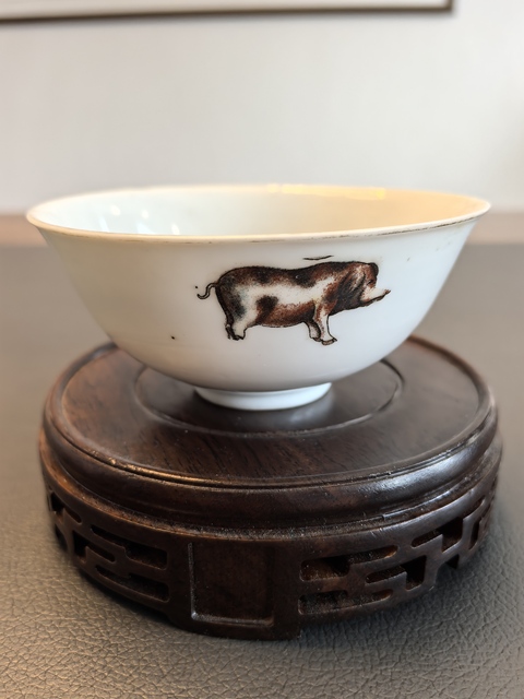 古玩陶瓷民國粉彩豬紋茶碗拍賣,當(dāng)前價格680元