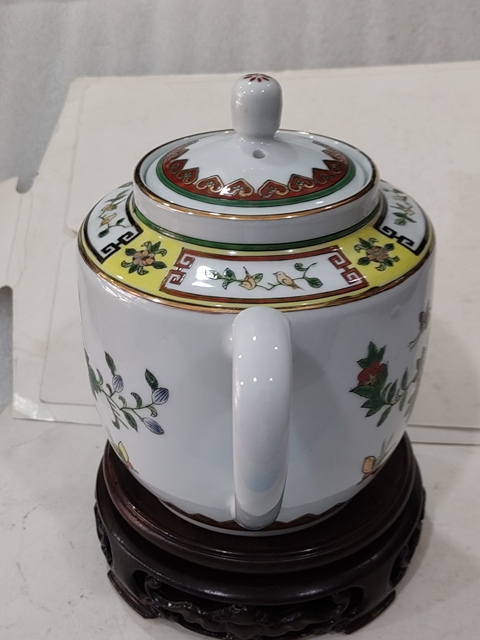 古玩陶瓷粉彩三多紋茶壺真品鑒賞圖
