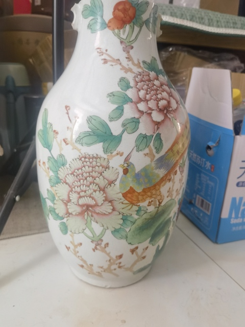 古玩陶瓷花鳥紋粉彩瓶真品鑒賞圖