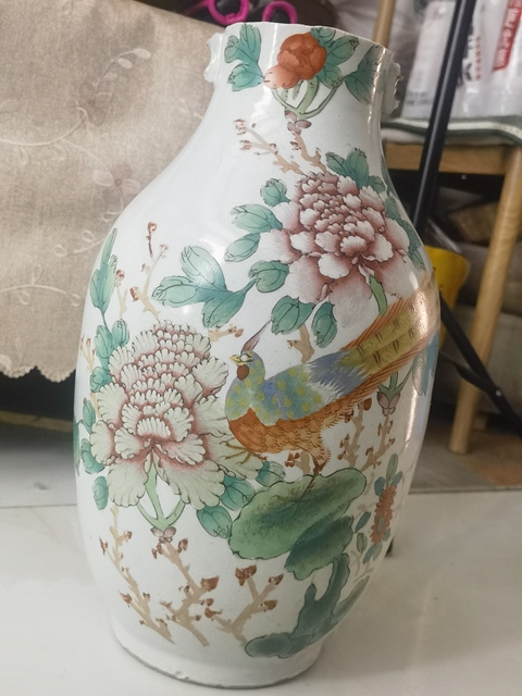 古玩陶瓷花鳥紋粉彩瓶真品鑒賞圖