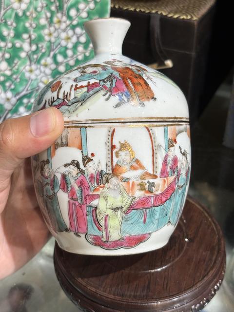 古玩陶瓷粉彩人物紋蓋缸真品鑒賞圖