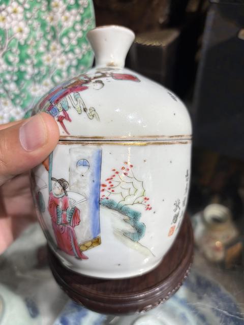 古玩陶瓷粉彩人物紋蓋缸真品鑒賞圖
