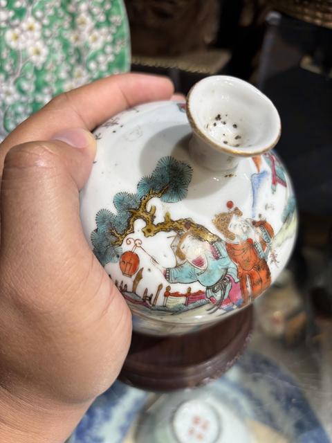 古玩陶瓷粉彩人物紋蓋缸真品鑒賞圖