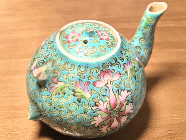 古玩陶瓷粉彩執(zhí)壺真品鑒賞圖